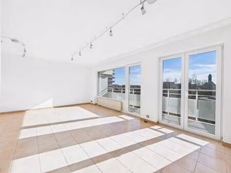 prince de liège - appartement 2 chambres et terrasses