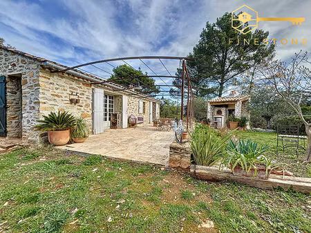 le beausset  maison en pierre de plain-pied dans un cadre exceptionnel !