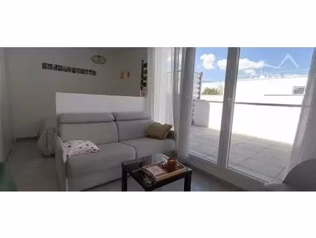 studio de 32 m2 avec terrasse de 32 m2 et parking privé