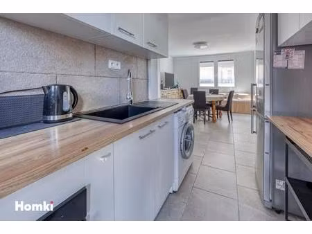 a vendre ! appartement t3 traversant rénove avec balcon ascenseur et cellier ideal investi