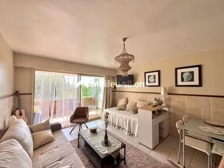 saint-raphaël les plaines 8mn à pied de la mer-aperçu mer-appartement 4 couchages