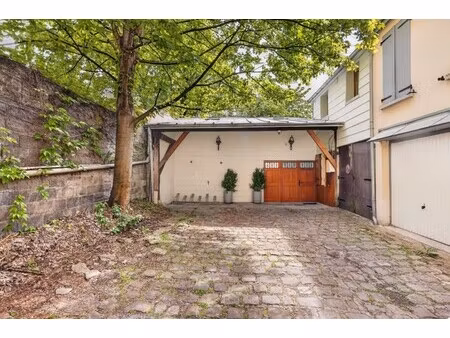 maison de luxe à vendre dans le quartier diderot-domaine du bois