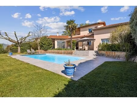 maison de luxe à vendre à sourcieux-les-mines