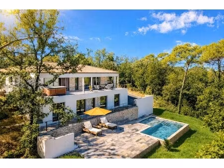maison de luxe à vendre à flassans-sur-issole