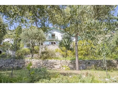 maison de luxe à vendre dans le quartier le faron-fort-rouge