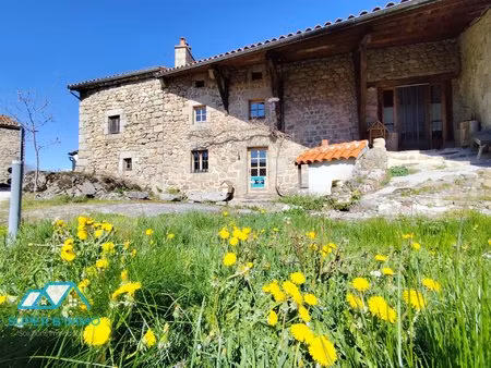 maison d'habitation avec gite   terrain et garage