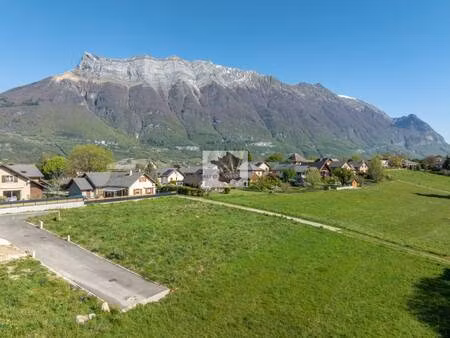 terrain constructible viabilisé à vendre