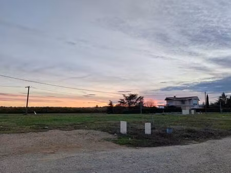 terrain constructible viabilisé à vendre