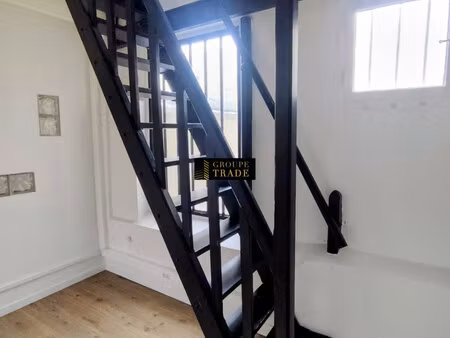 location local commercial