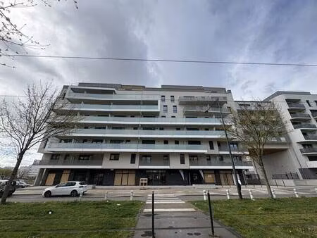 local commercial à louer