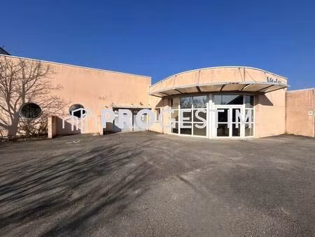 local d'activités à louer