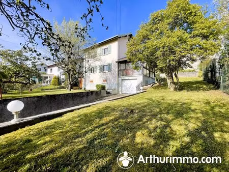 proche école et frontière suisse  4 chambres  sous sol  terrain.