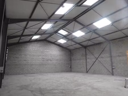 local d'activités à louer