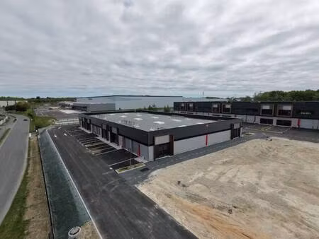 local d'activités à louer