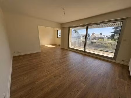 cabinet beneat -chauvel