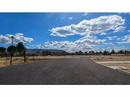 terrain constructible viabilisé à vendre