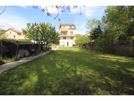 maison familiale au calme  sans vis-à-vis  avec beau potenti