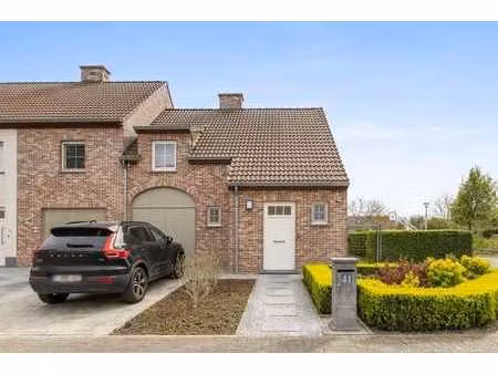 maison 3 façades moderne et prête à emménager avec garage !