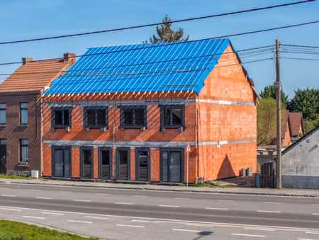 gros œuvre fermé avec extérieur – 3 chambres  5 possibles