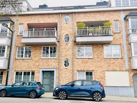 quartier st job: bel appartement 3 ch - sdb-sdd-terrasse-par