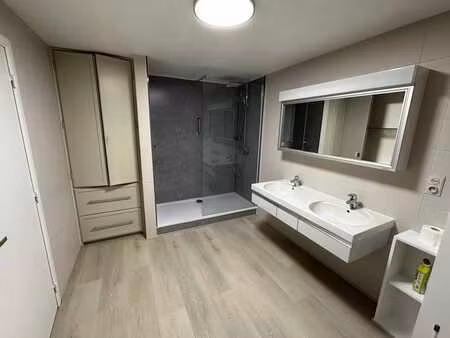 bel-étage rénovée  jardin  3 à 4 chambres  peb a 