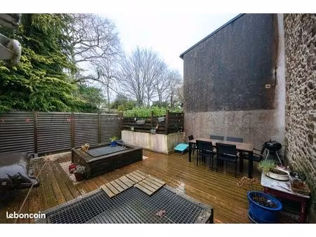 immeuble 9 pièces 200 m²