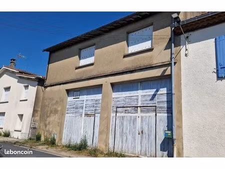 parking/box 230 m² castres