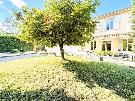 maison 7 pièces 185 m²