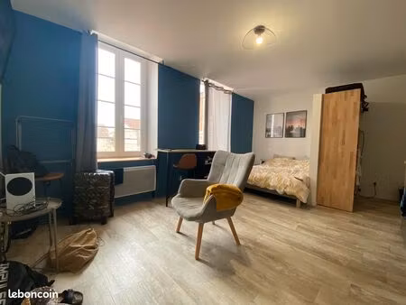 studio meublé dispo le 4 mai