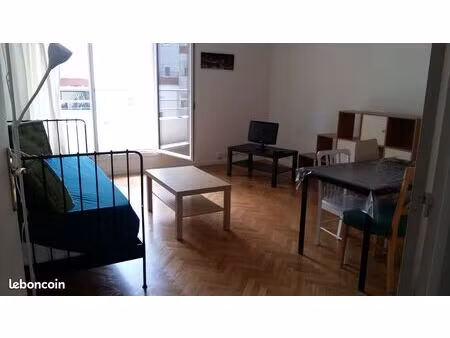 fbg de l'arche/la défense:beau &grd meublé 55m2 pkg ss/sol+cave+charges+chauffage+eléctric