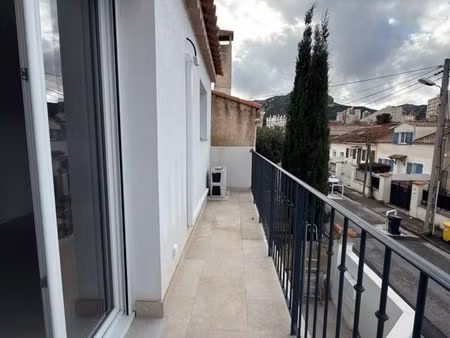 3 pièces 54m² balcon parking