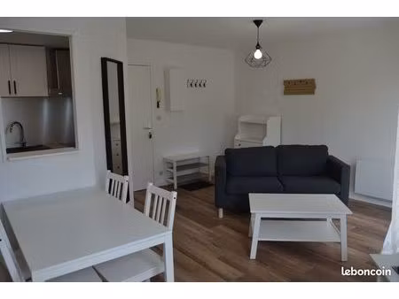 t2 meublé 42 m² avenue montjoux + balcon 3m² + place parking dans garage collectif 700 (lo