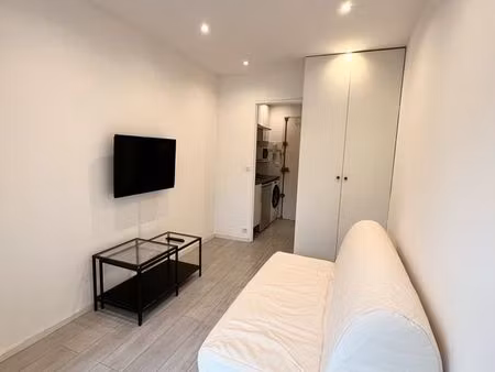 studio refait à neuf avec balcon - neuilly sur seine