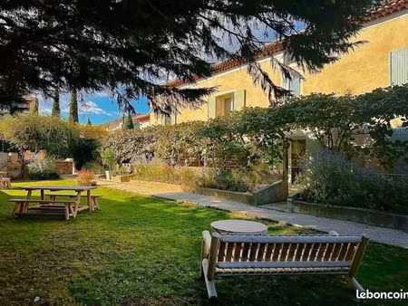 location - appartement meublé 3 pièces avec terrasse  jardin et piscine