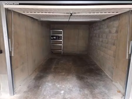 loue garage 12m² - vaise lyon 9ème