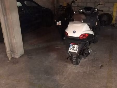 loue parking - 12m² - paris 17ème (batignolles)