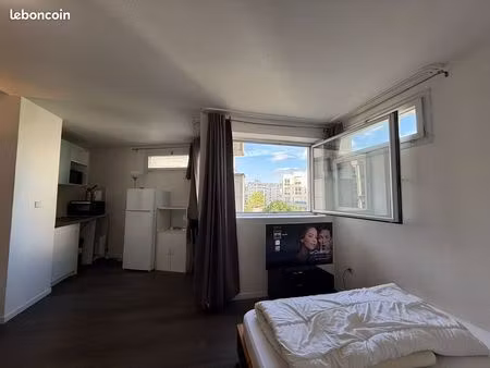 studio 30 m² — la défense  5 min du métro