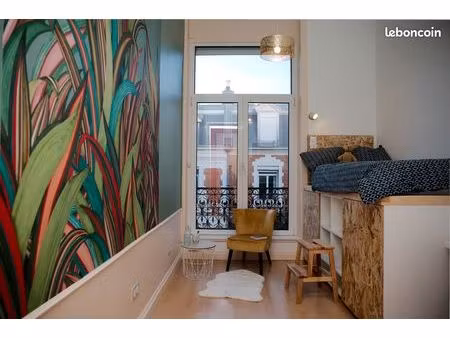 studette de charme meublée dans maison de maître - roubaix (métro c. de gaulle)