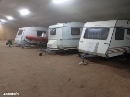 espace de stockage et ou véhicule