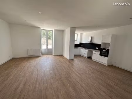 maison mitoyenne à louer – 83 m² – coulonges-sur-l’autize