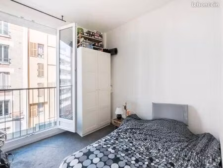 chambre 1 pièce 77 m²