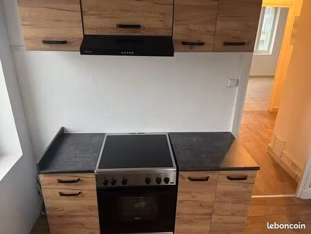 t2 cuisine équipée