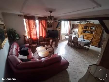 chambre 5 pièces 170 m²