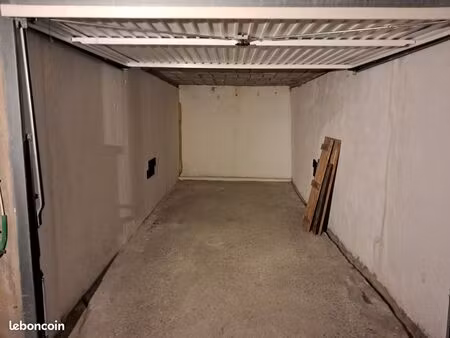 garage 15 m2   à 500 m du centre ville de pertuis