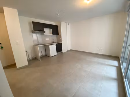 t2 de standing de 2020 avec terrasse et parking proche rangu