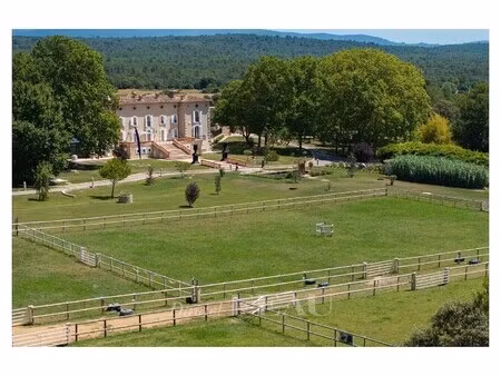 maison de luxe à vendre à salernes