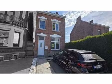 chouette maison habitable rapidement + terrasse et jardin