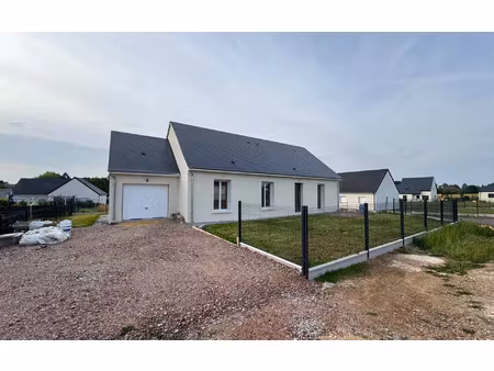 location maison  m² t-5 à sarceaux  1 050 €