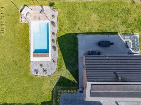 magnifique villa 5 chambres avec piscine chauffée !