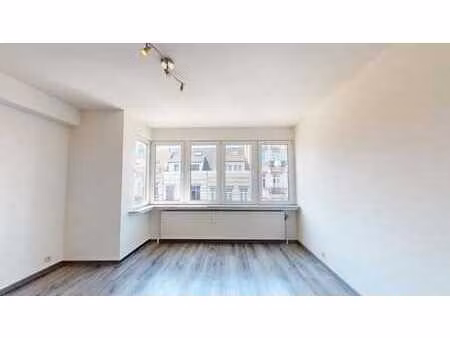 schaerbeek - studio lumineux - parc huart hamoir